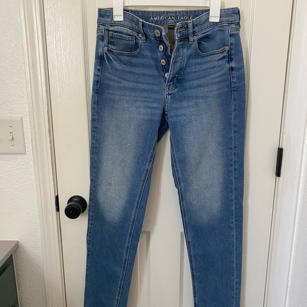 American Eagle “Tomgirl” Jeans - size 6